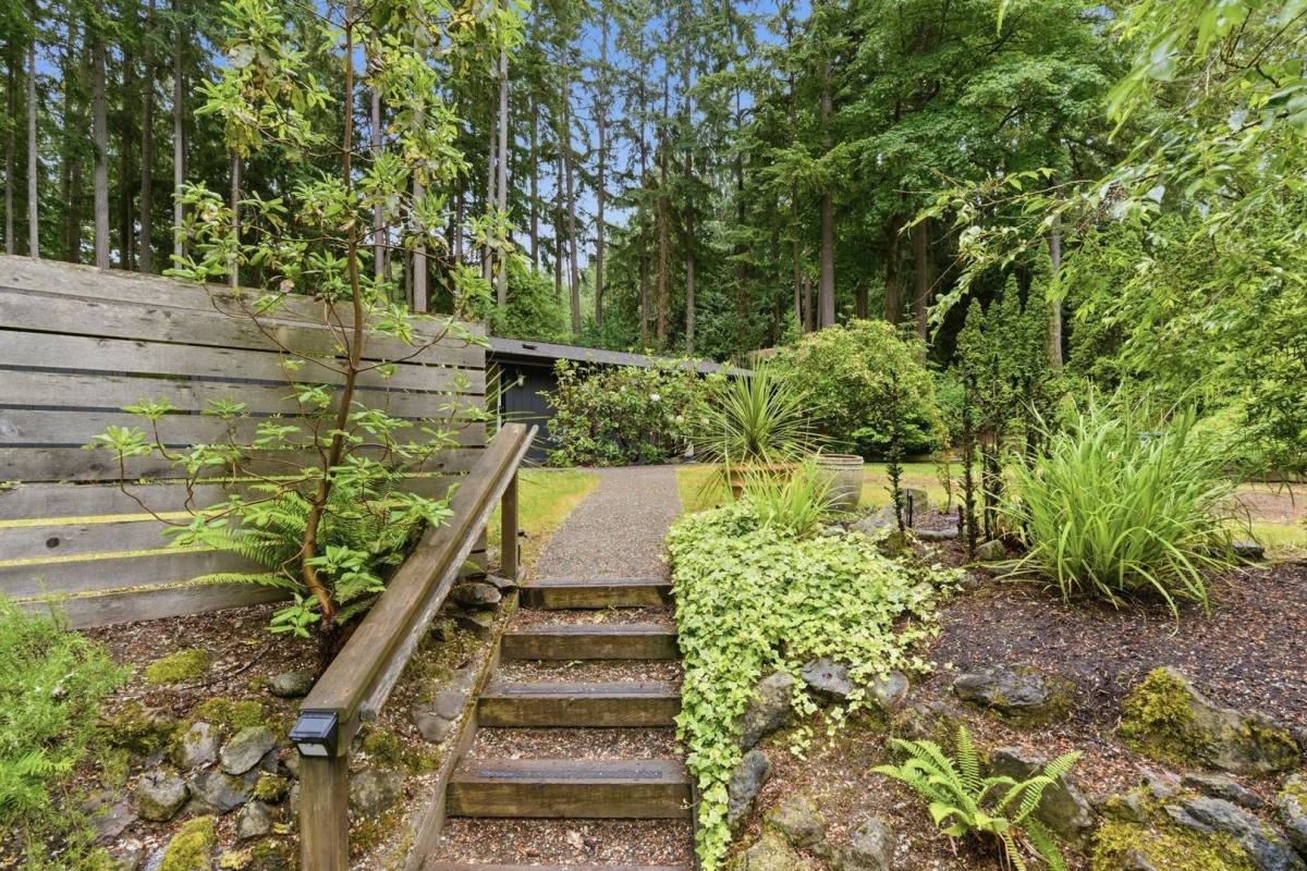 House for rent at 11944 Miller Rd NE, Bainbridge Island, WA 98110