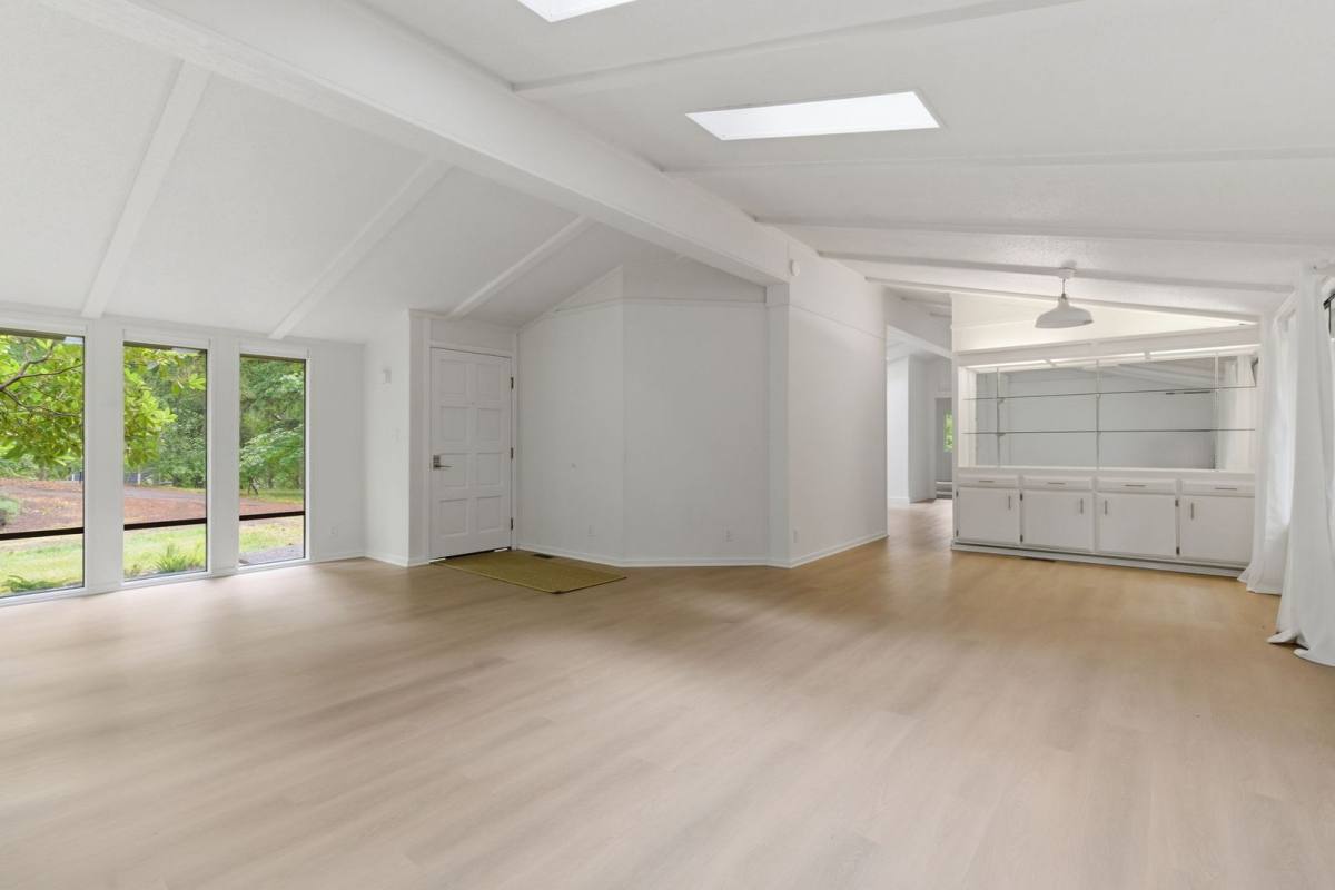 House for rent at 11944 Miller Rd NE, Bainbridge Island, WA 98110