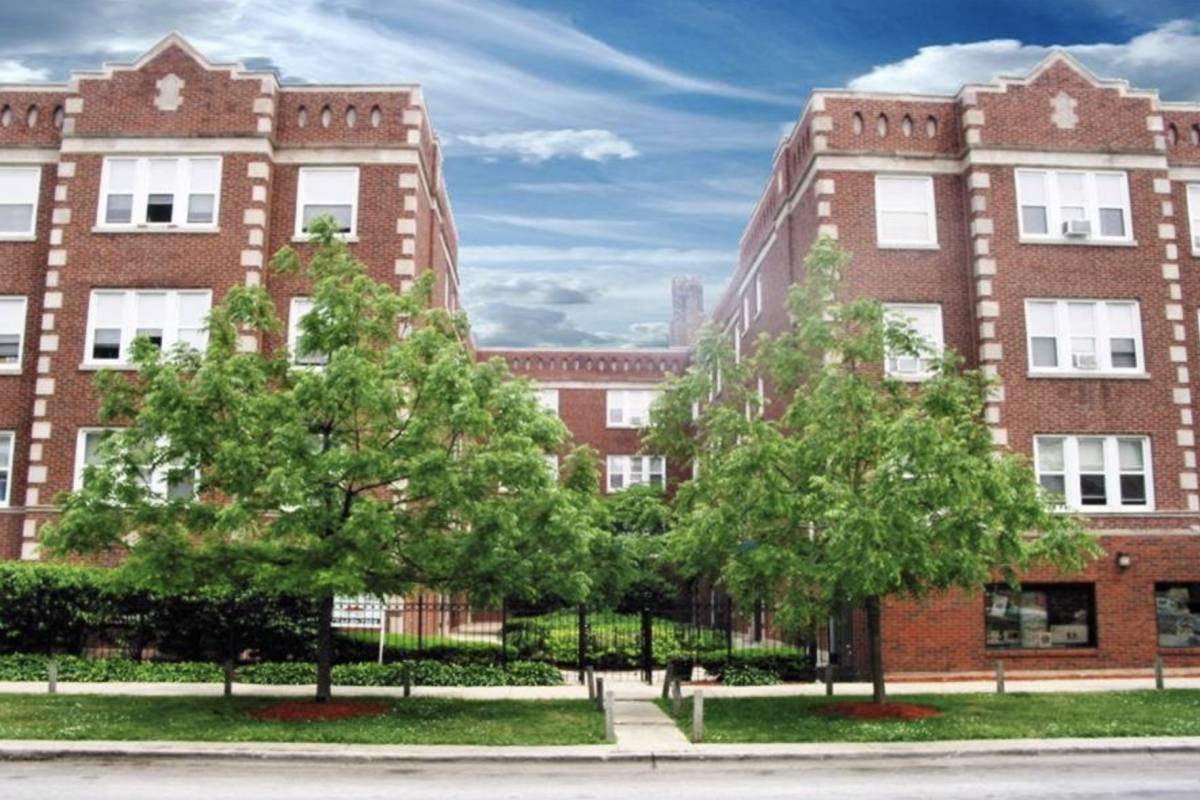 Apartment for rent at 1828 W Lawrence Ave, Chicago, IL 60640