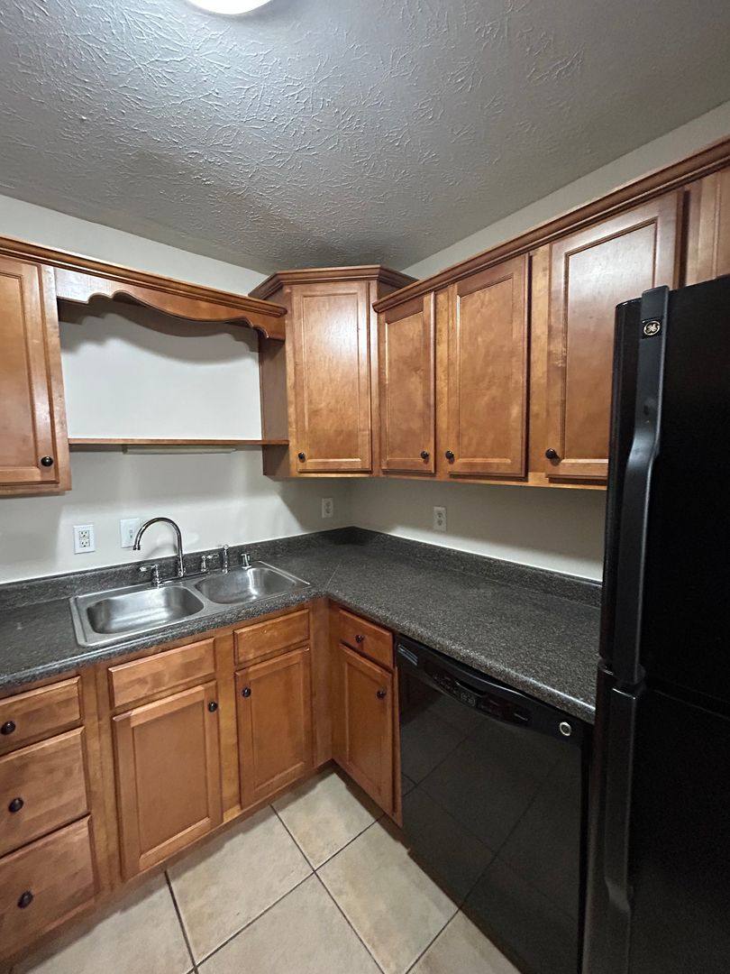 Apartment for rent at 4500-4510 Westport Woods Lane, Louisville, KY 40245