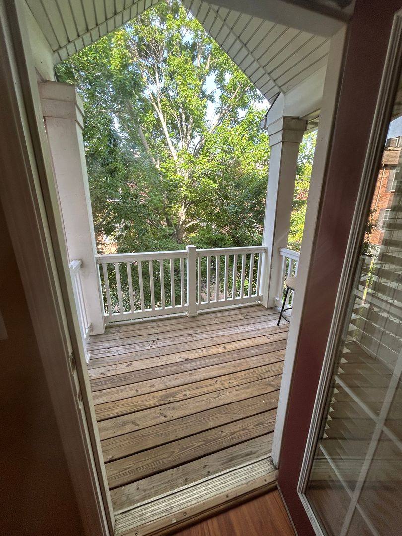 Apartment for rent at 4500-4510 Westport Woods Lane, Louisville, KY 40245