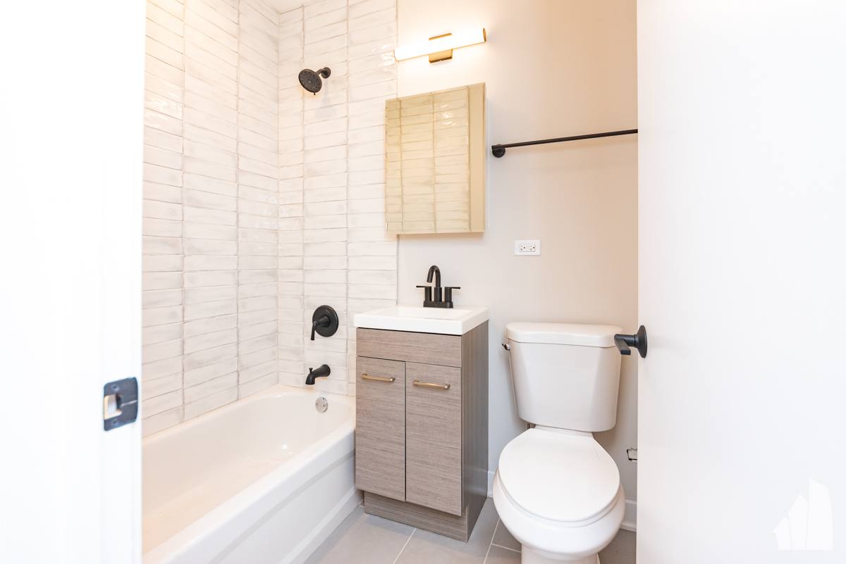 Apartment for rent at 656 W Wrightwood, Chicago, IL 60614