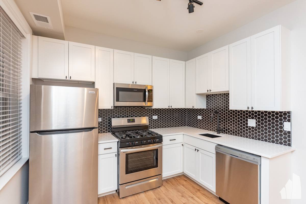 Apartment for rent at 656 W Wrightwood, Chicago, IL 60614
