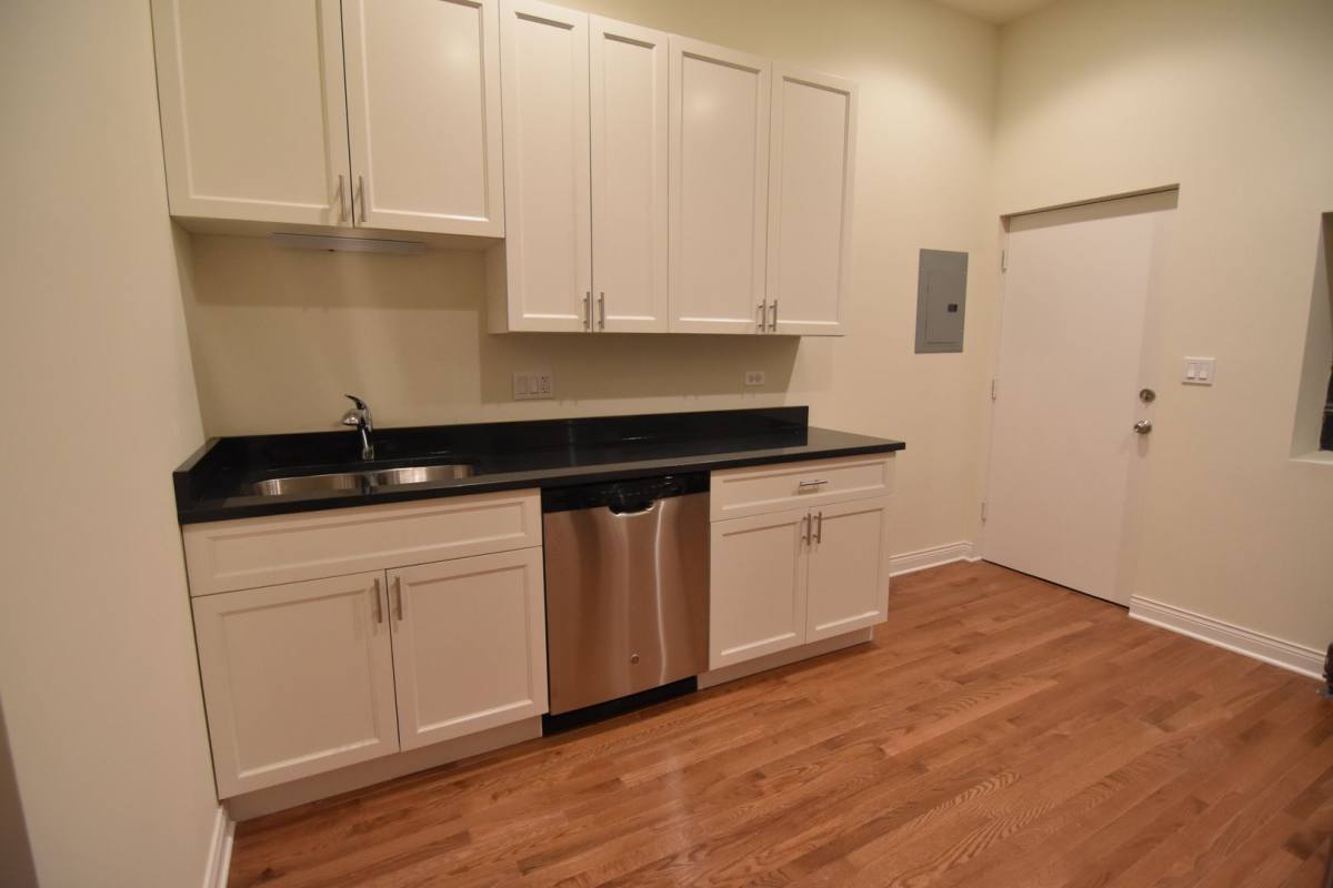 Apartment for rent at 900-908 W Belmont, Chicago, IL 60657