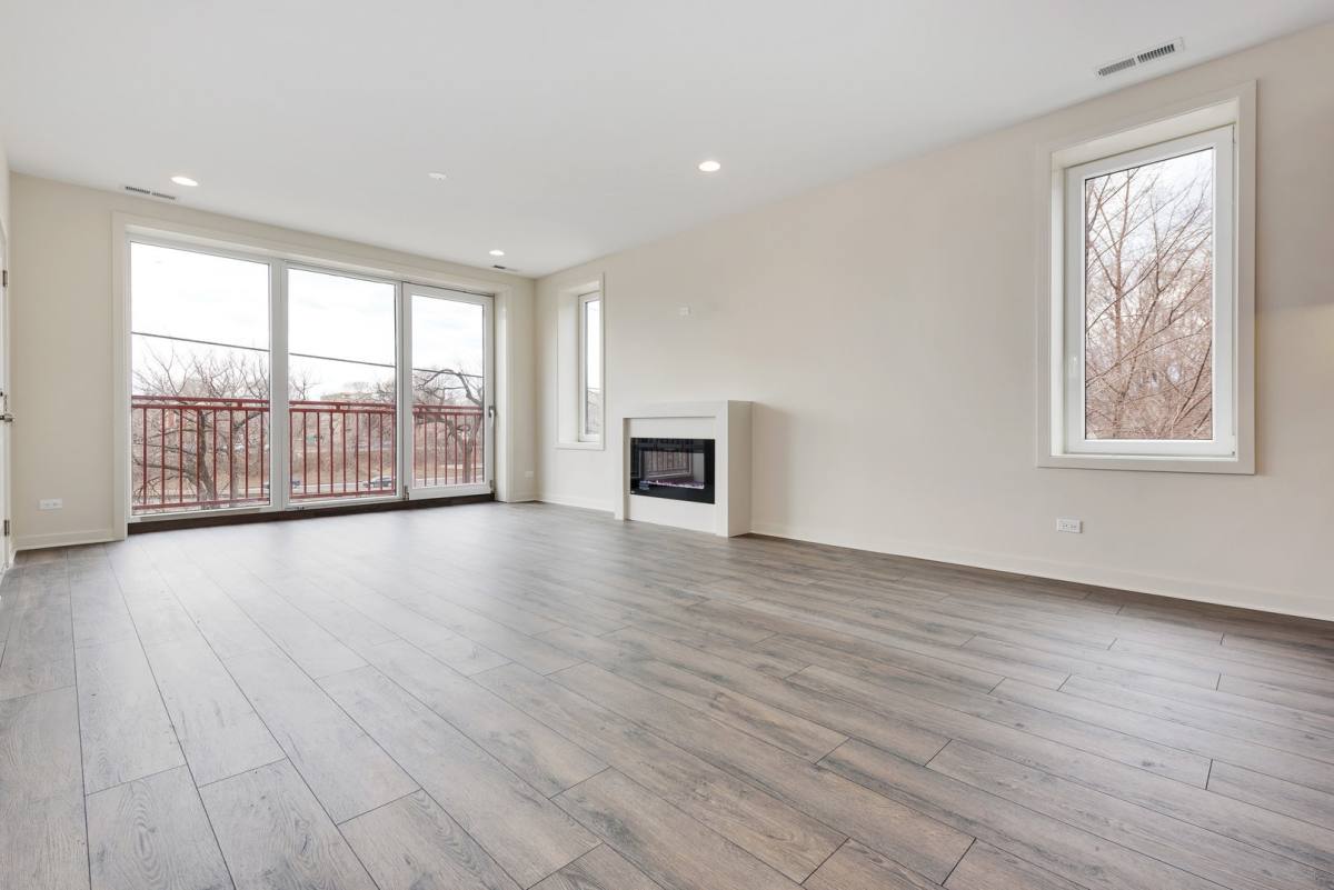 Apartment for rent at 2824 W Van Buren St #302, Chicago, IL 60612