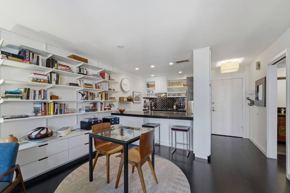 Apartment for rent at 740 N Kings Rd #202, West Hollywood, CA 90069