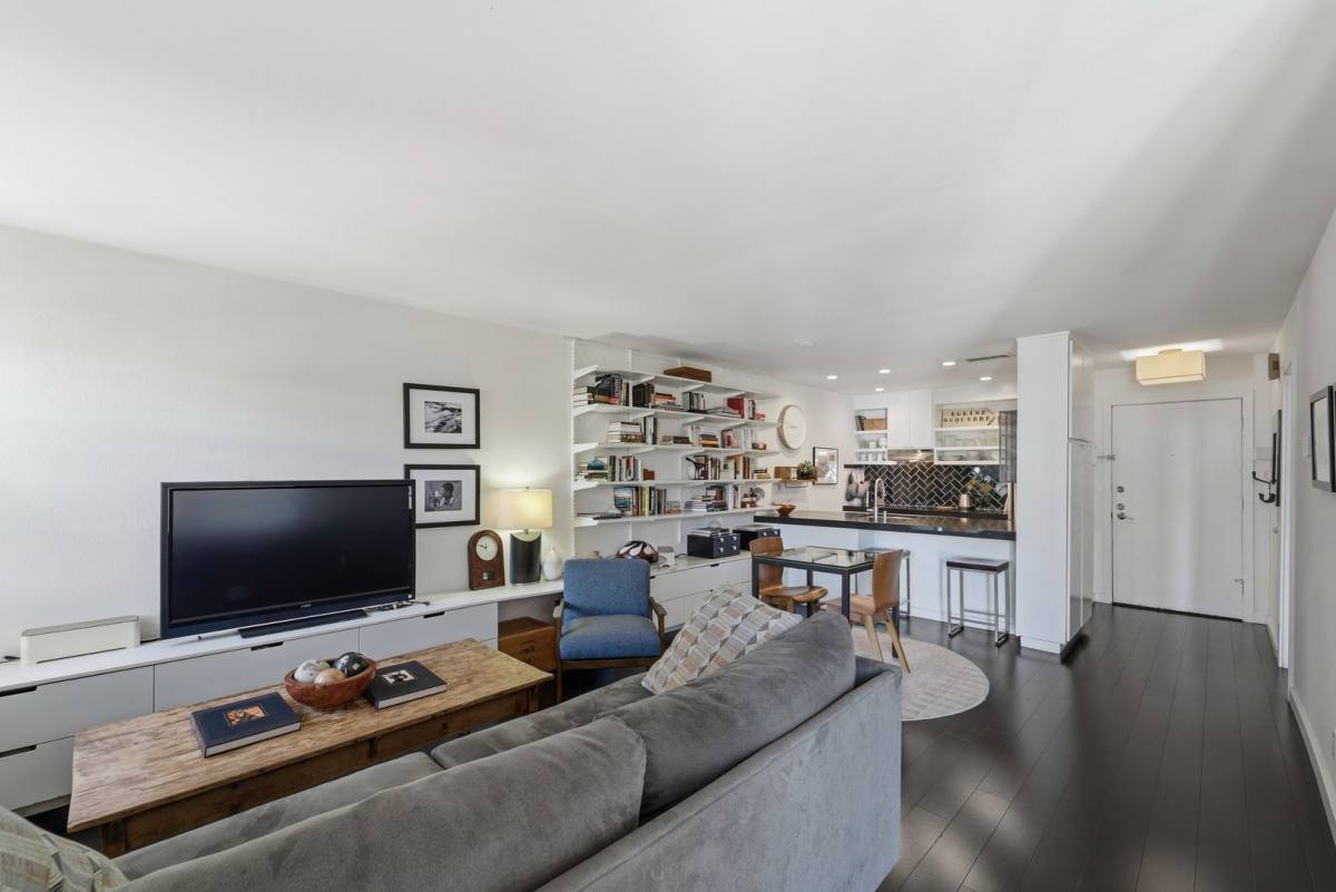 Apartment for rent at 740 N Kings Rd #202, West Hollywood, CA 90069