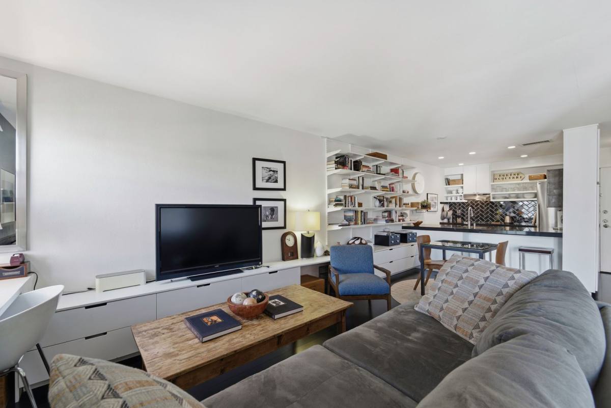 Apartment for rent at 740 N Kings Rd #202, West Hollywood, CA 90069
