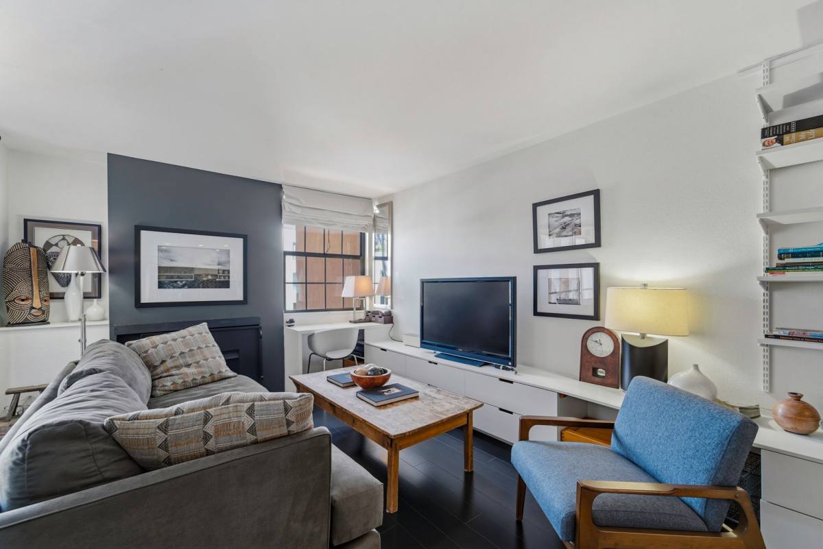 Apartment for rent at 740 N Kings Rd #202, West Hollywood, CA 90069