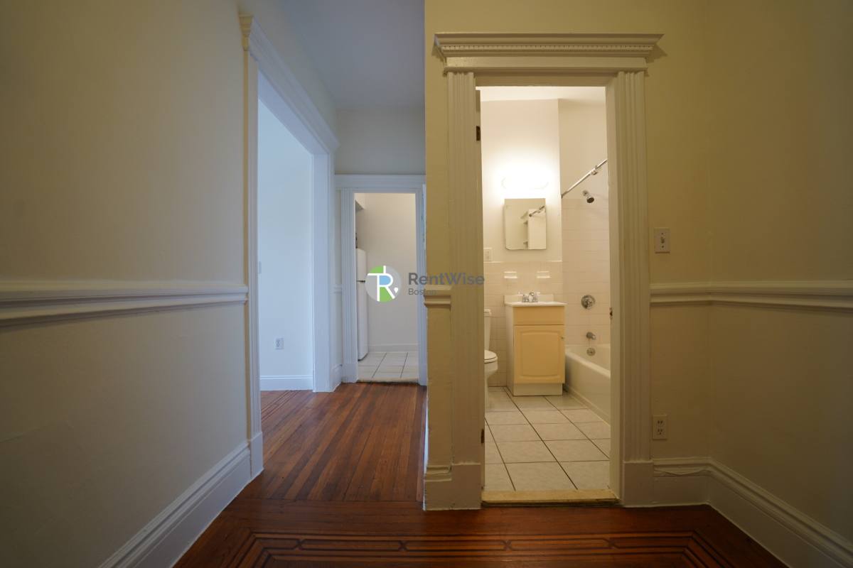 Apartment for rent at 1298 Commonwealth Ave #2, Allston, MA 02134