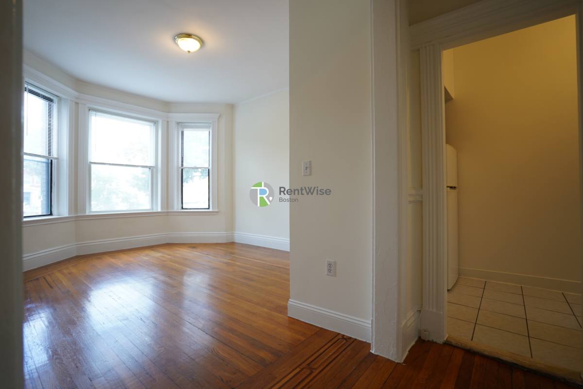 Apartment for rent at 1298 Commonwealth Ave #2, Allston, MA 02134
