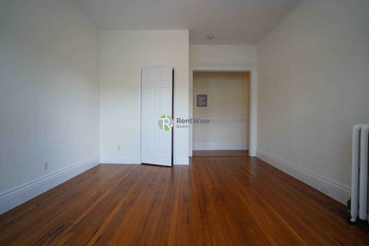 Apartment for rent at 1298 Commonwealth Ave #2, Allston, MA 02134