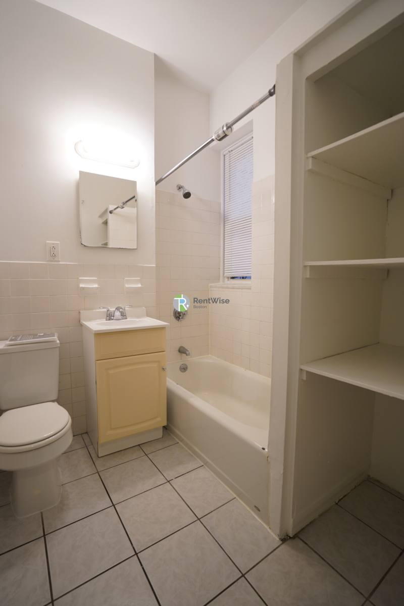 Apartment for rent at 1298 Commonwealth Ave #2, Allston, MA 02134