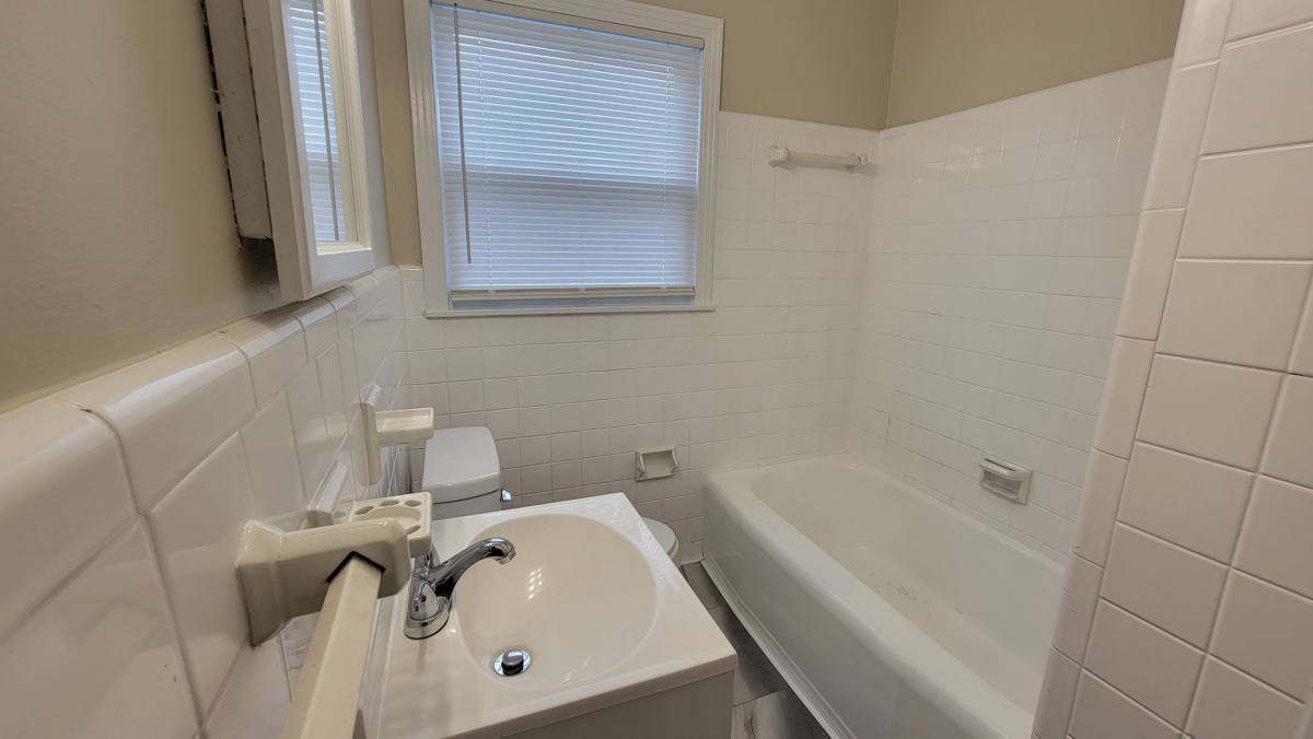 House for rent at 2520 Proctor Knott Dr, Louisville, KY 40218