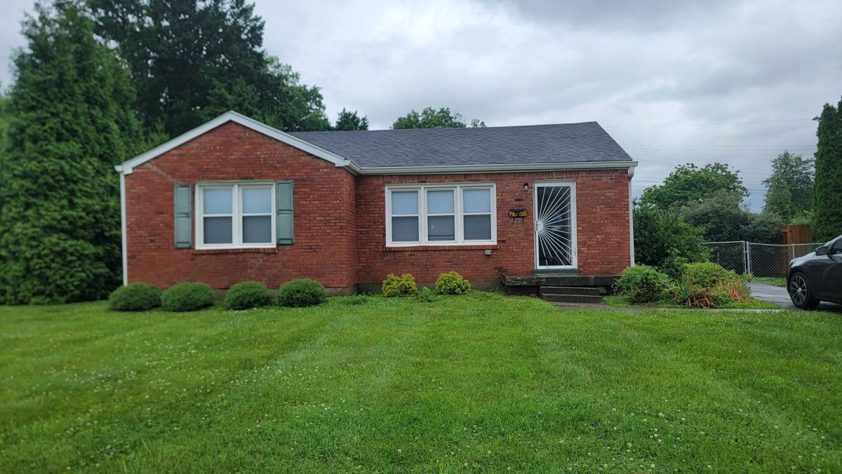 House for rent at 2520 Proctor Knott Dr, Louisville, KY 40218