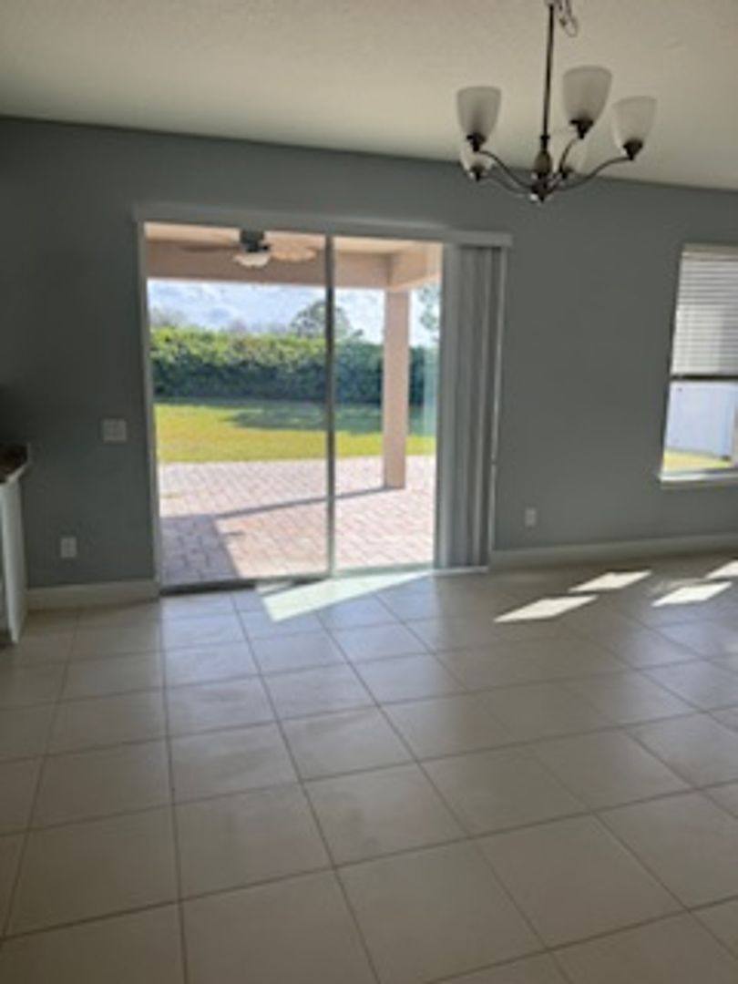 House for rent at 5717 SW 49th Ave, Ocala, FL 34474