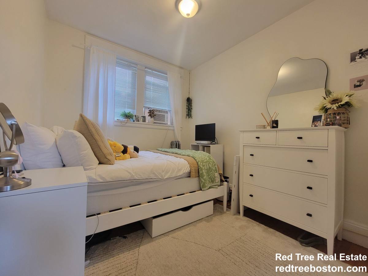 Apartment for rent at 60 Egmont St #5, Brookline, MA 02446
