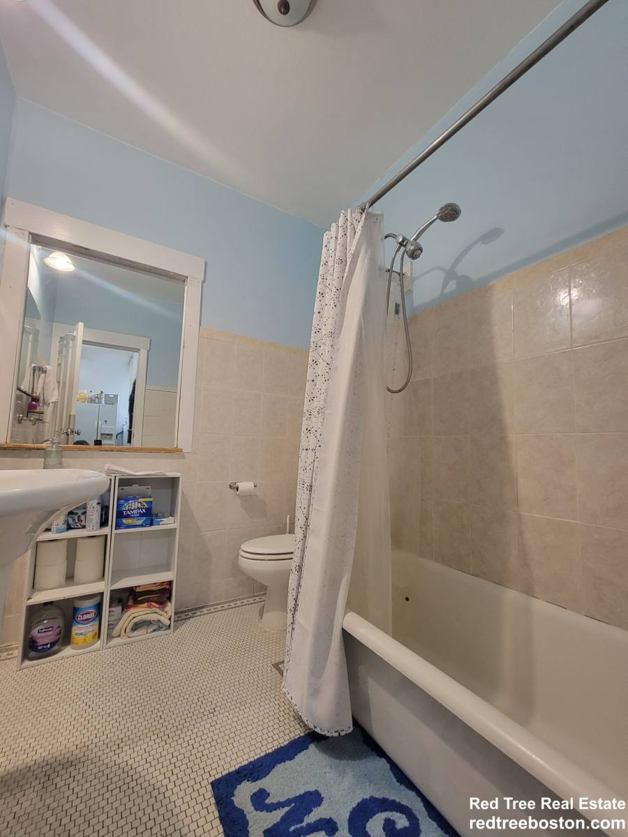 Apartment for rent at 60 Egmont St #5, Brookline, MA 02446