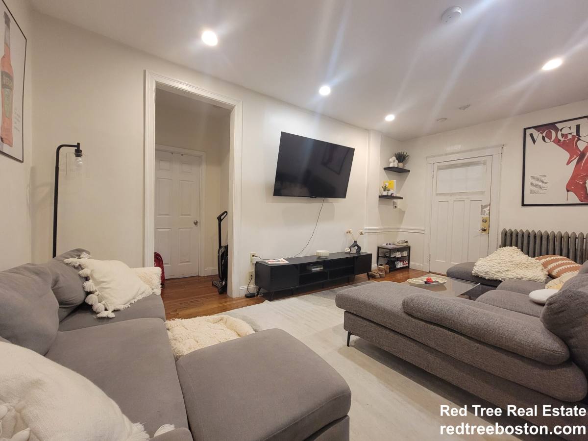 Apartment for rent at 60 Egmont St #5, Brookline, MA 02446