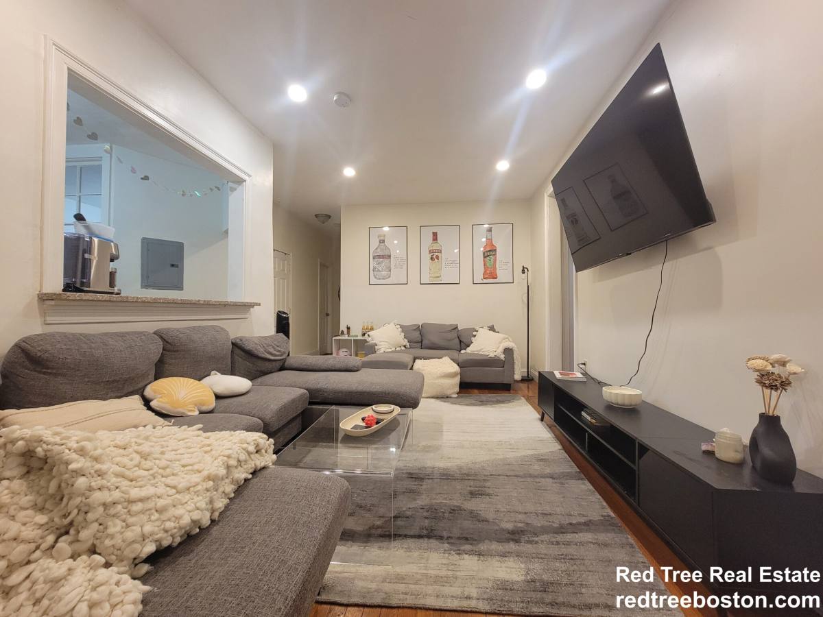 Apartment for rent at 60 Egmont St #5, Brookline, MA 02446