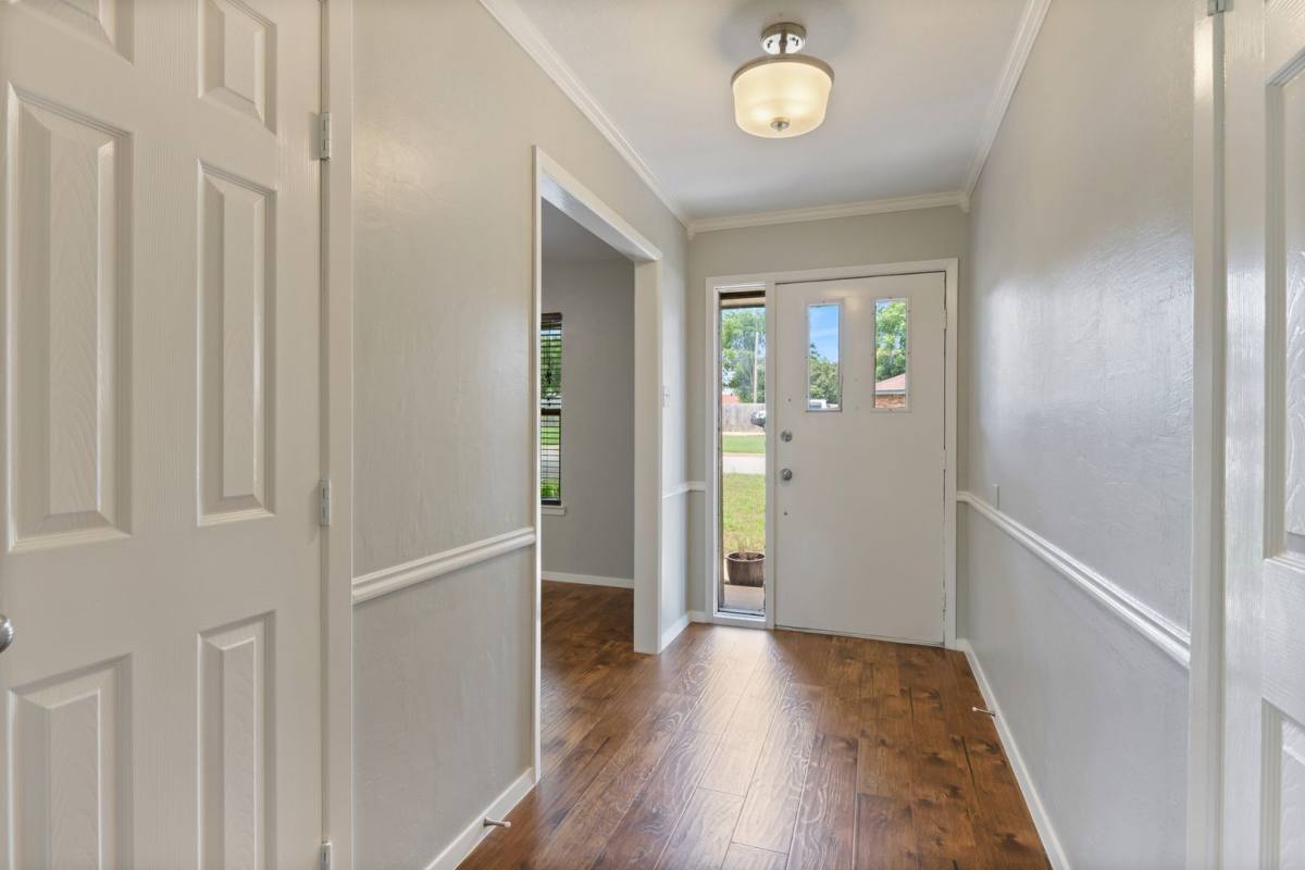 House for rent at 6540 Victoria Ave, North Richland Hills, TX 76180