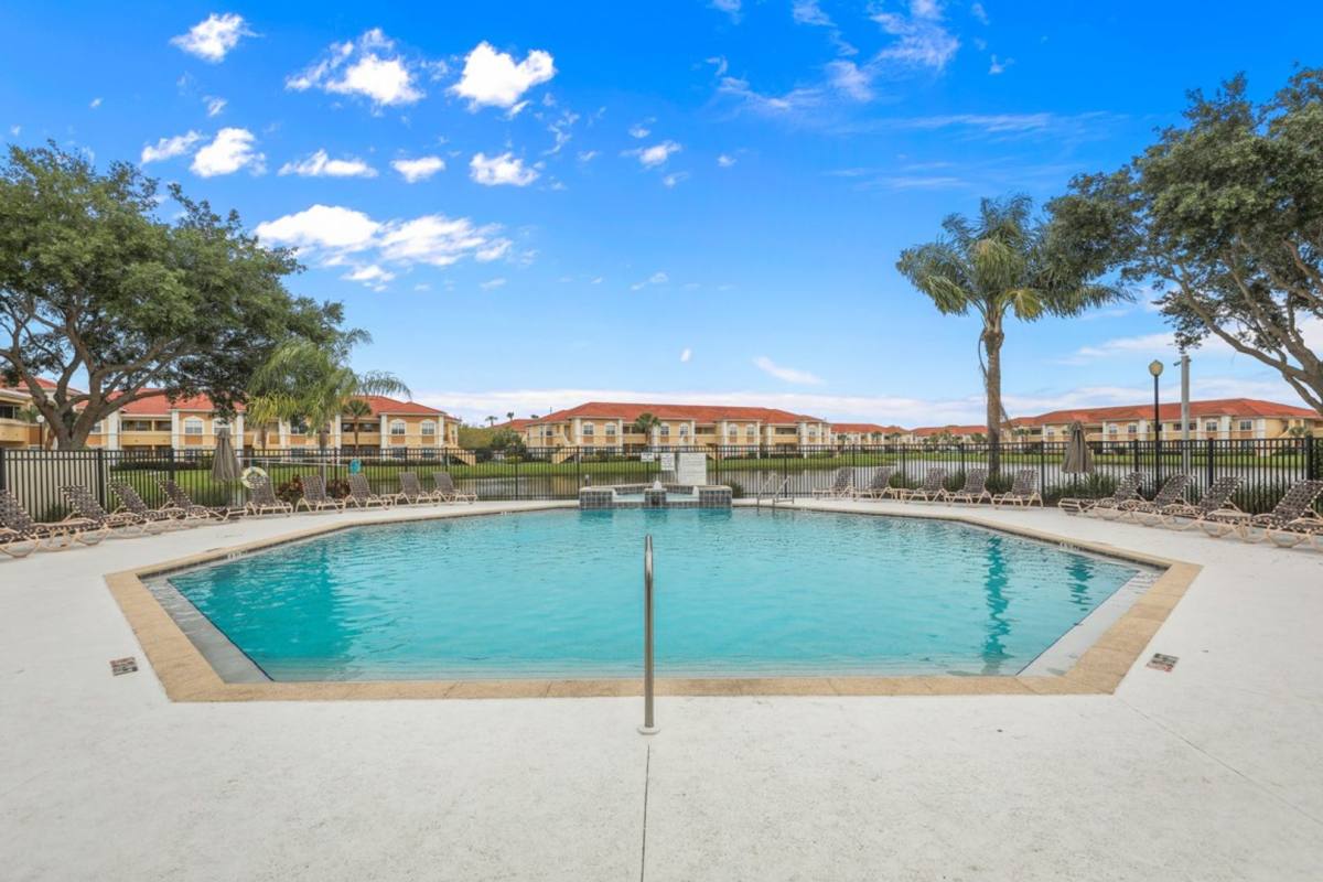 Condo for rent at 1195 Villagio Circle, Sarasota, FL 34237