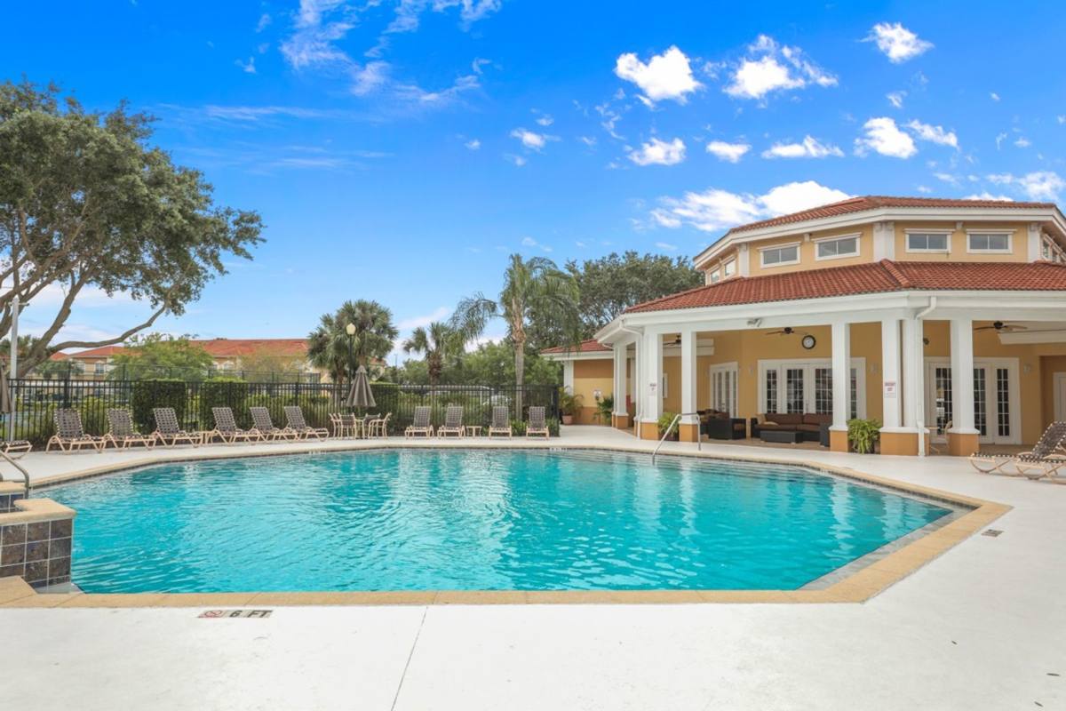 Condo for rent at 1195 Villagio Circle, Sarasota, FL 34237