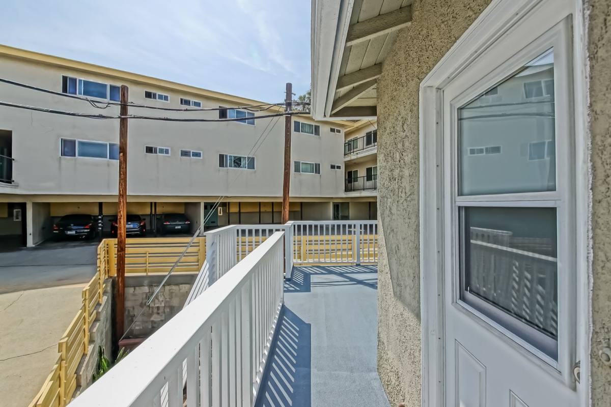 Apartment for rent at 344-348 Calle Miramar, Redondo Beach, CA 90277
