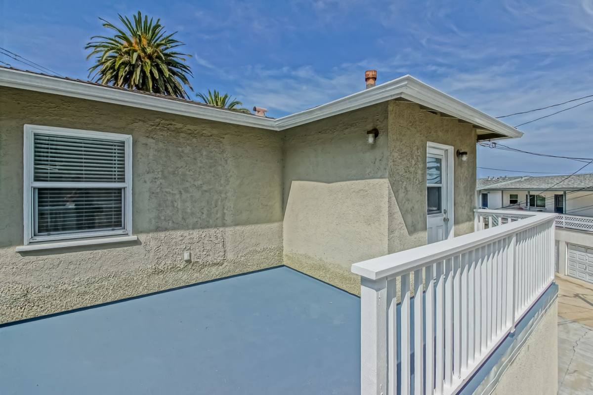 Apartment for rent at 344-348 Calle Miramar, Redondo Beach, CA 90277