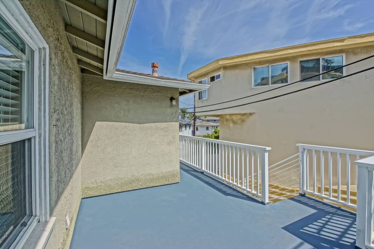 Apartment for rent at 344-348 Calle Miramar, Redondo Beach, CA 90277