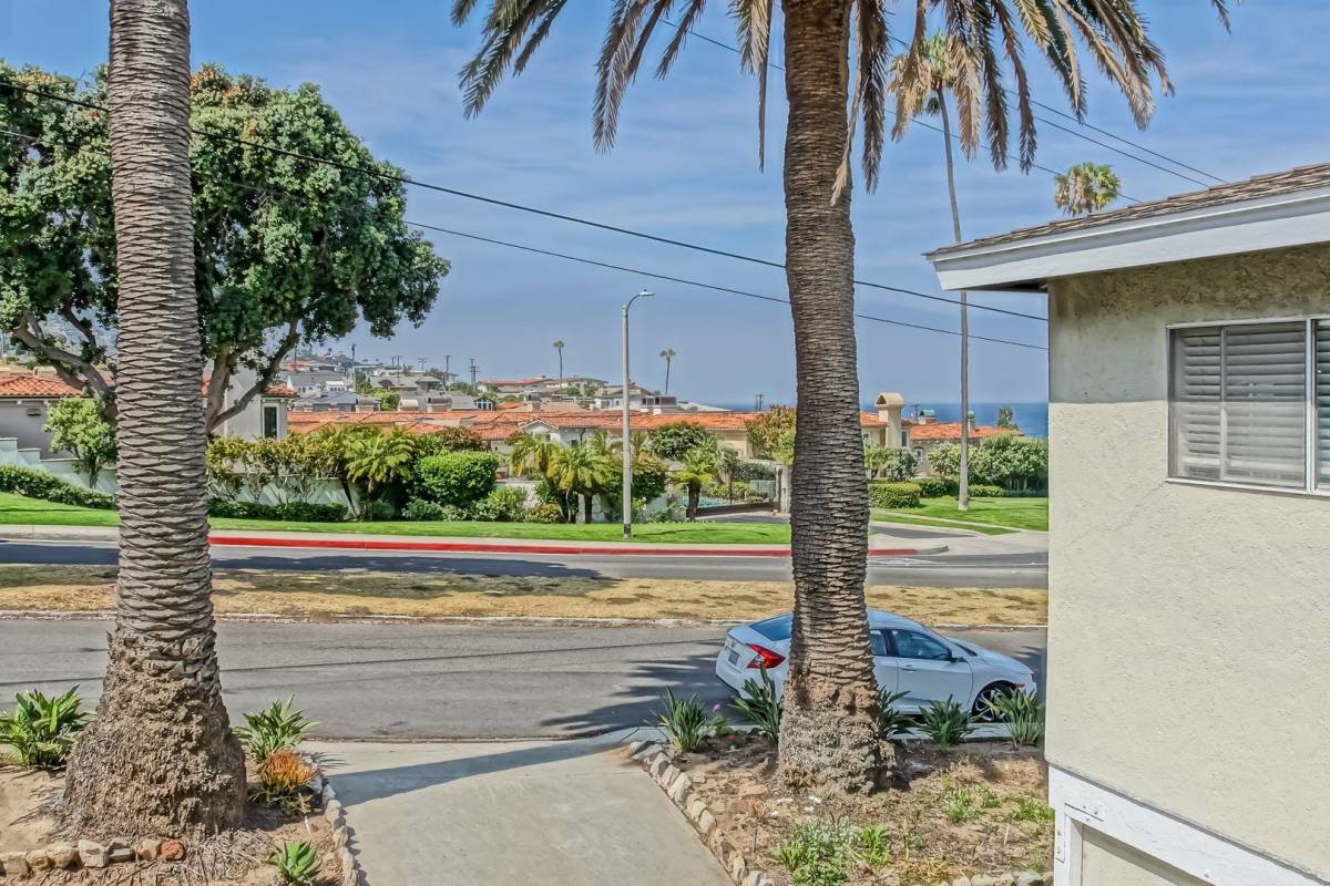 Apartment for rent at 344-348 Calle Miramar, Redondo Beach, CA 90277