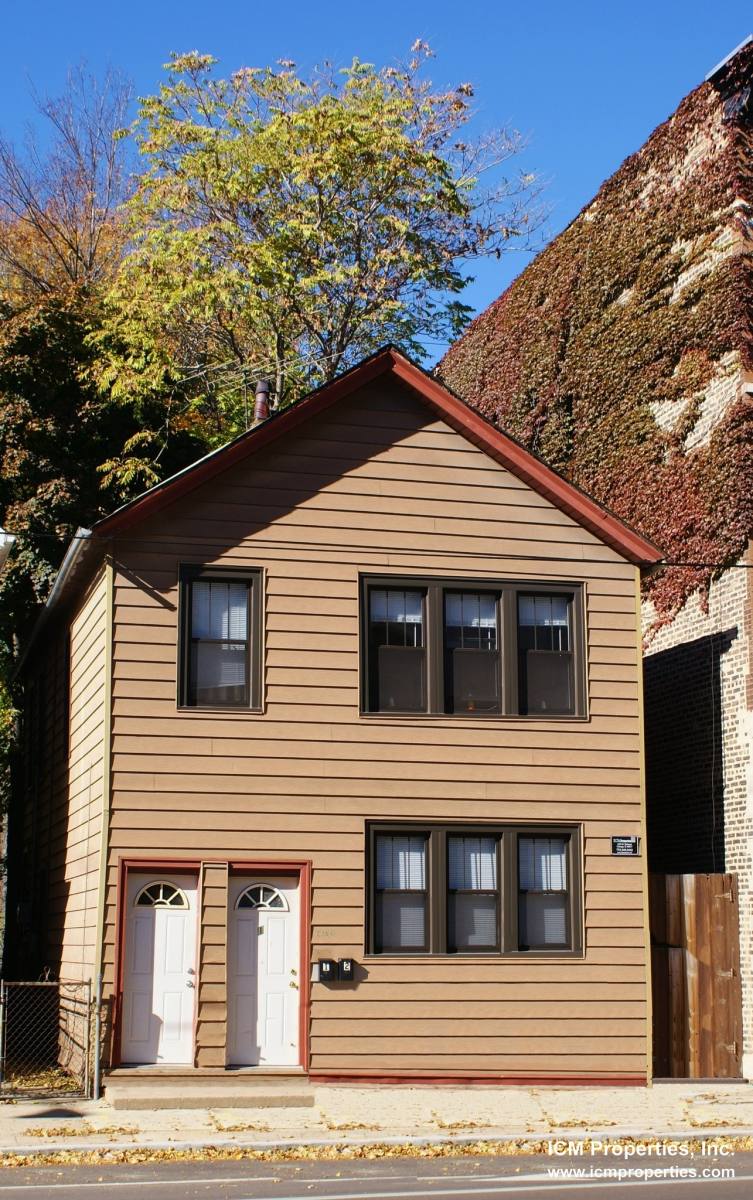 Apartment for rent at 2254 N Southport Ave #2, Chicago, IL 60614
