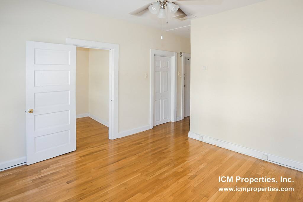 Apartment for rent at 2254 N Southport Ave #2, Chicago, IL 60614
