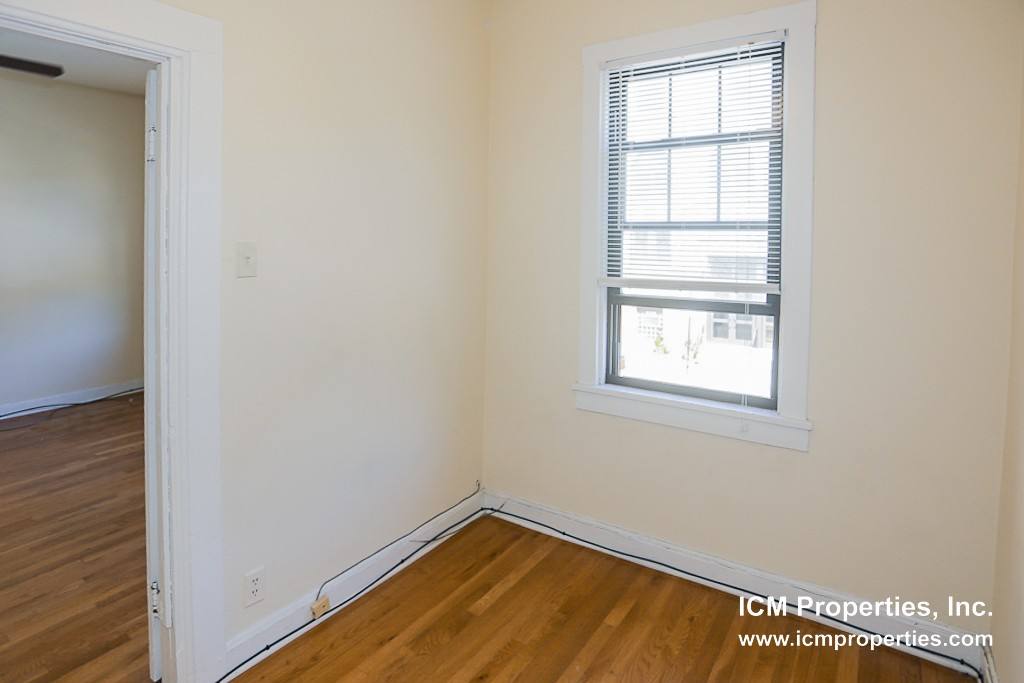 Apartment for rent at 2254 N Southport Ave #2, Chicago, IL 60614