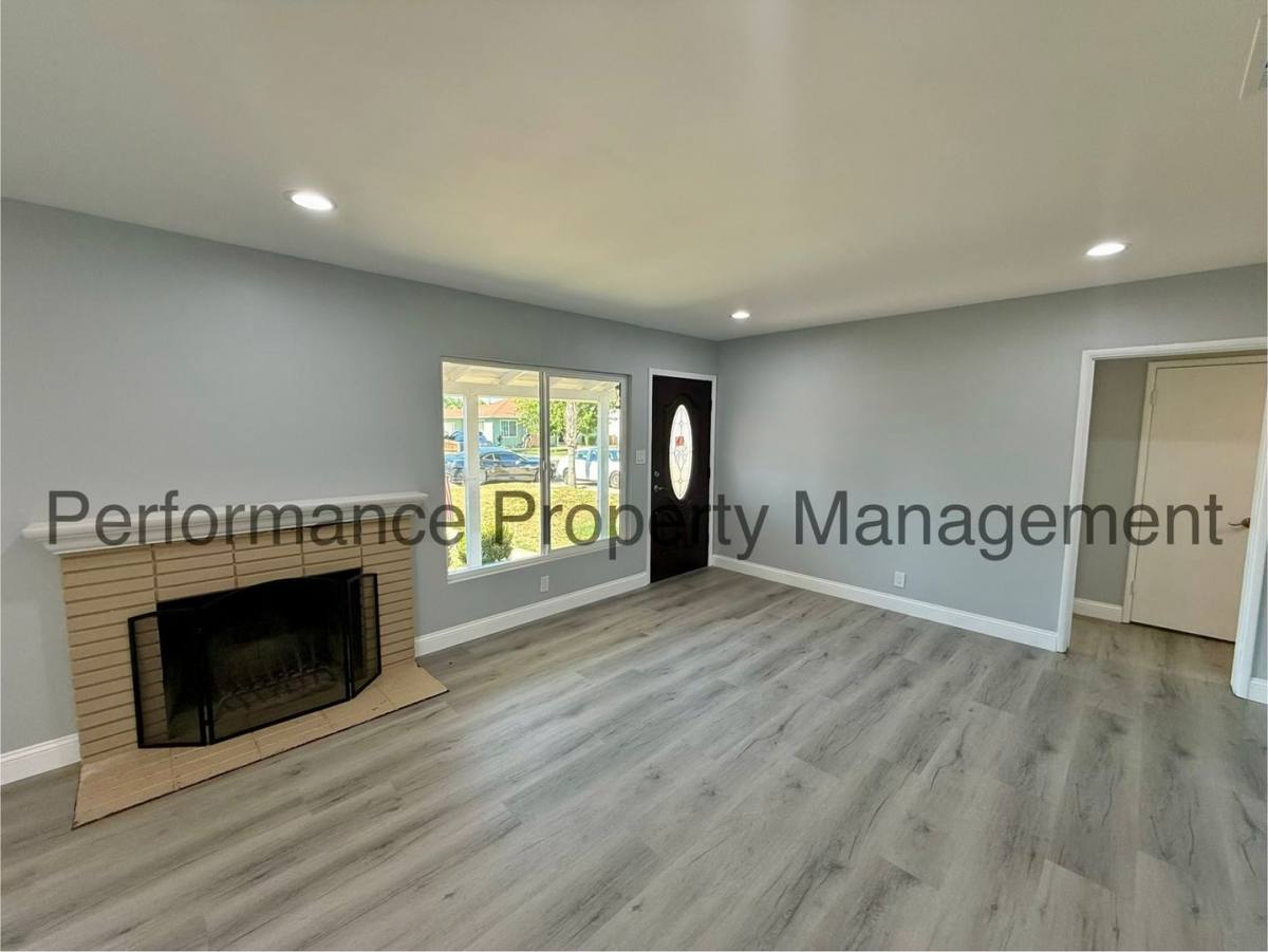 Apartment for rent at 3720 Apache Ave, Bakersfield, CA 93309
