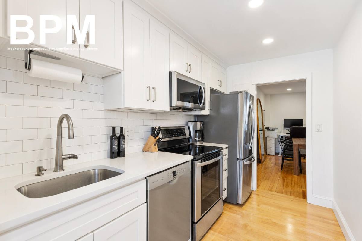 Apartment for rent at 9 Hammond Pond Parkway #2, Chestnut Hill, MA 02467