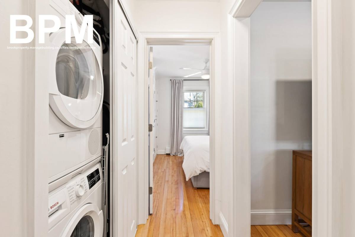 Apartment for rent at 9 Hammond Pond Parkway #2, Chestnut Hill, MA 02467