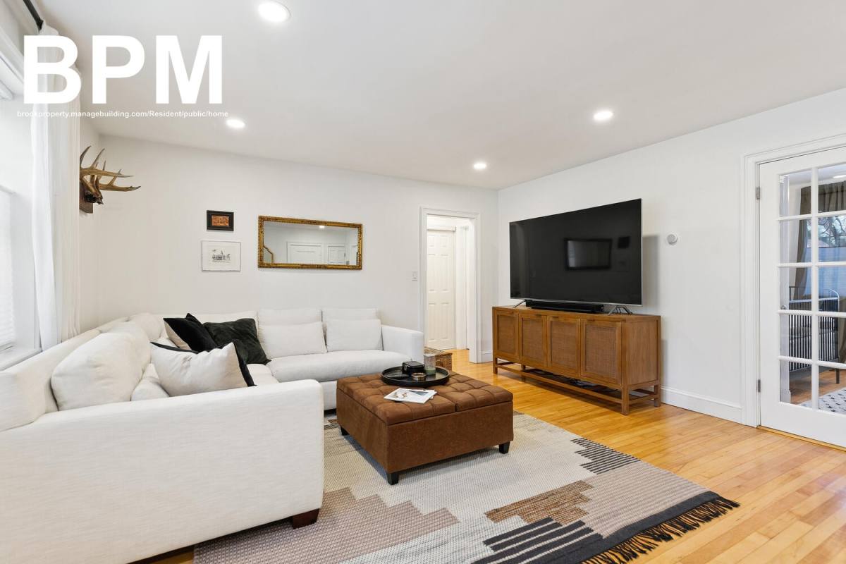 Apartment for rent at 9 Hammond Pond Parkway #2, Chestnut Hill, MA 02467