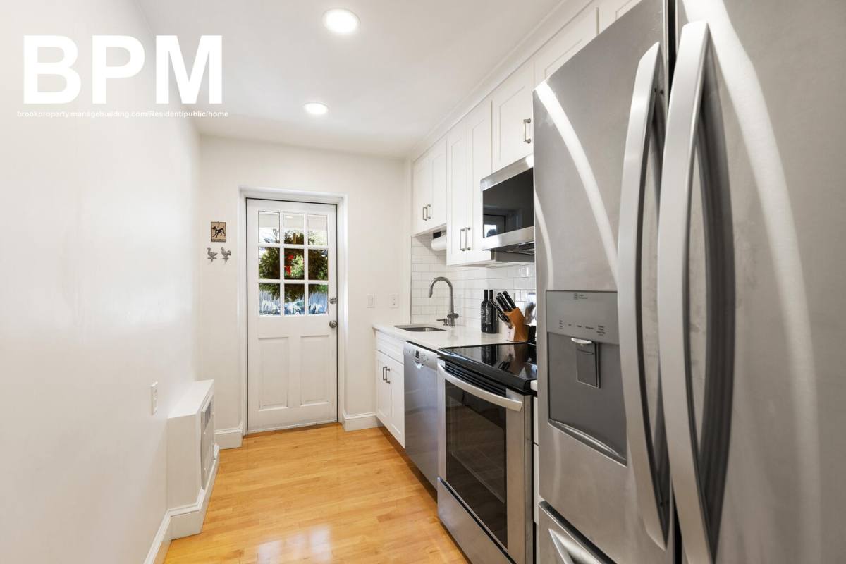 Apartment for rent at 9 Hammond Pond Parkway #2, Chestnut Hill, MA 02467