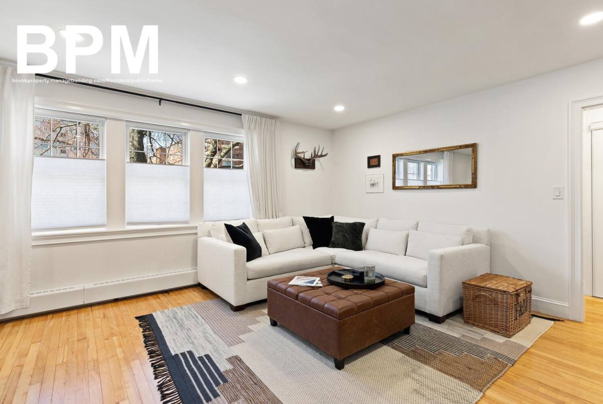 Apartment for rent at 9 Hammond Pond Parkway #2, Chestnut Hill, MA 02467