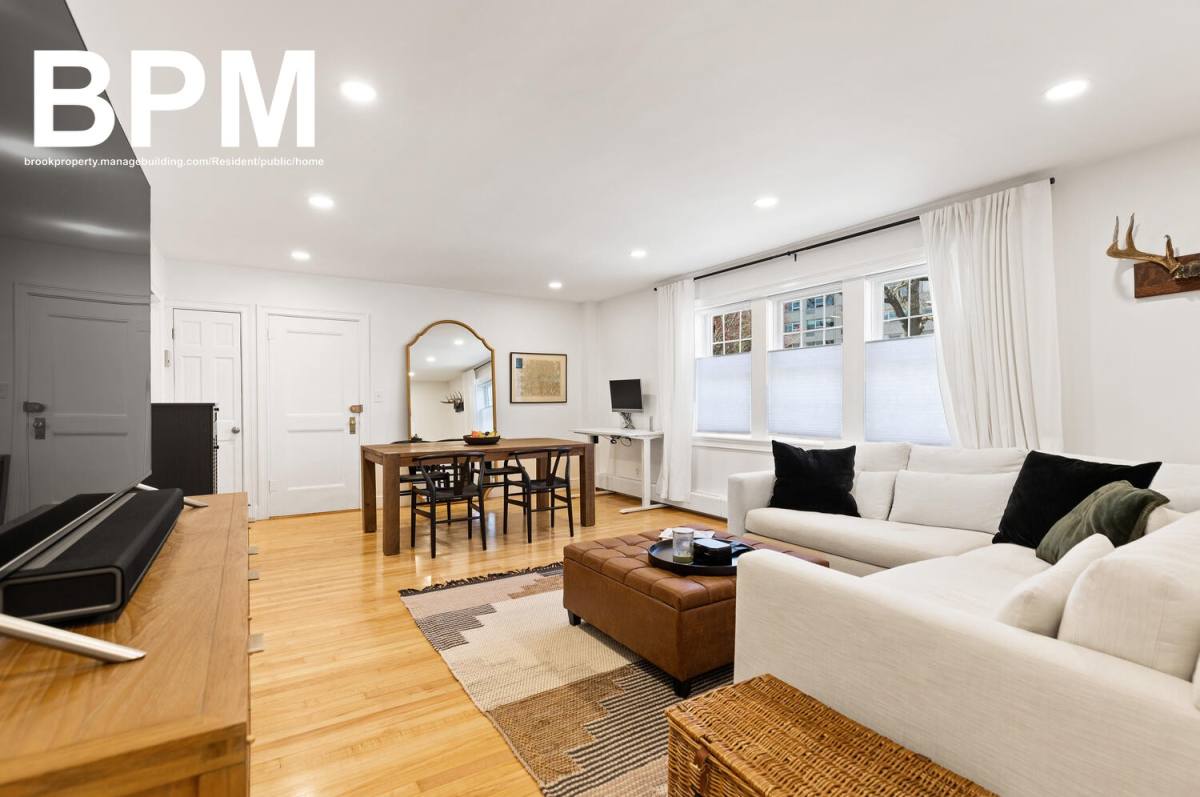 Apartment for rent at 9 Hammond Pond Parkway #2, Chestnut Hill, MA 02467