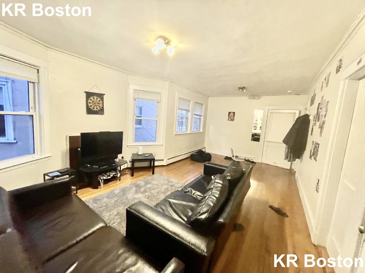 Apartment for rent at 785 Washington St #2, Brookline, MA 02445