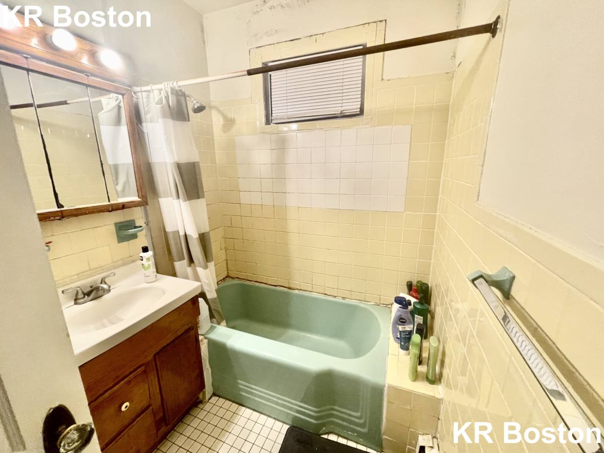 Apartment for rent at 785 Washington St #2, Brookline, MA 02445