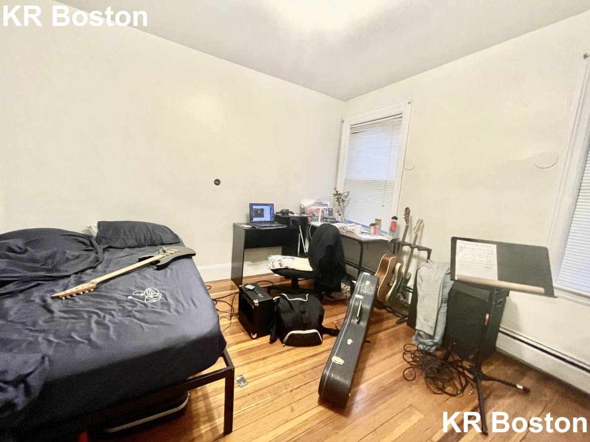Apartment for rent at 785 Washington St #2, Brookline, MA 02445