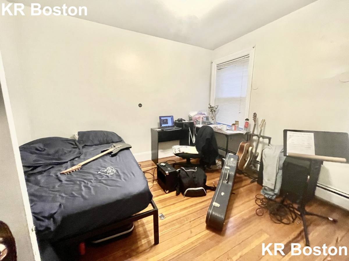 Apartment for rent at 785 Washington St #2, Brookline, MA 02445