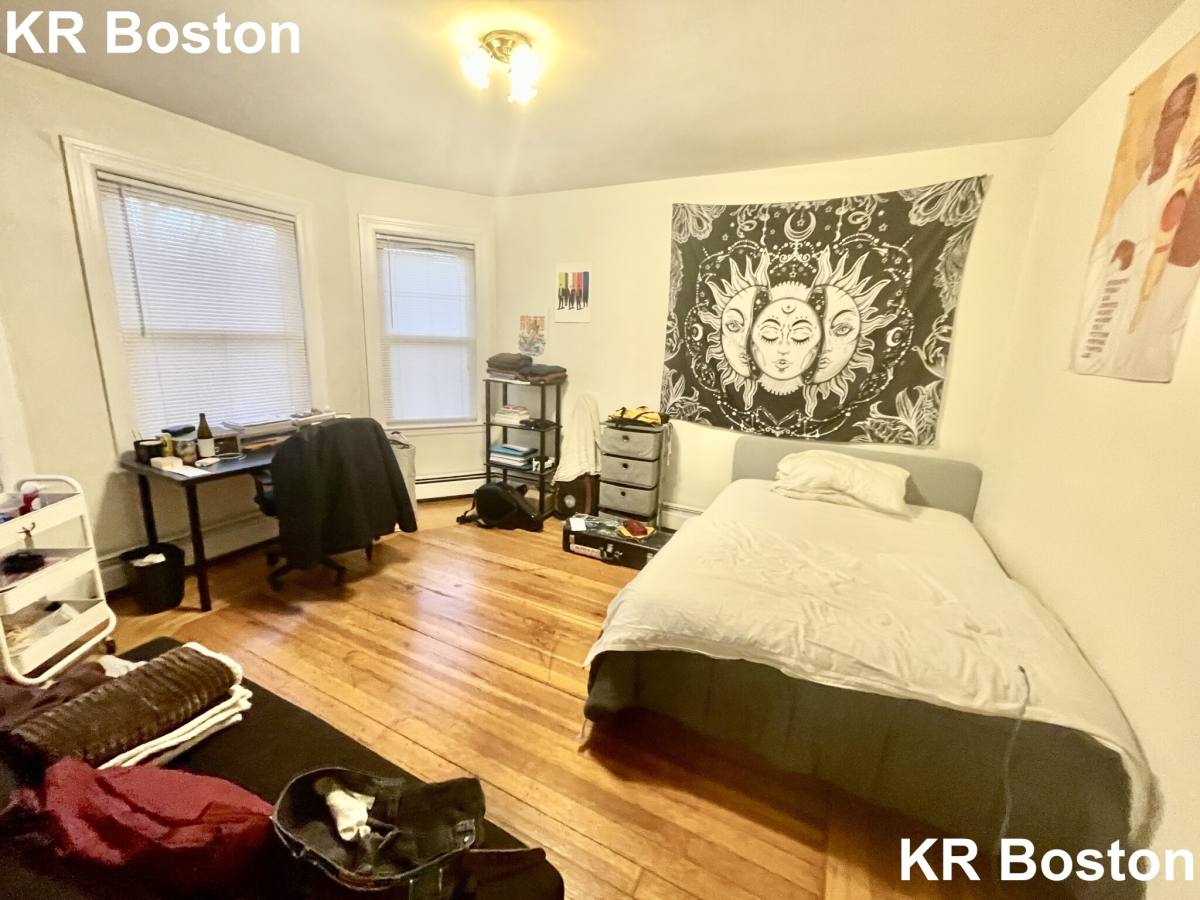 Apartment for rent at 785 Washington St #2, Brookline, MA 02445