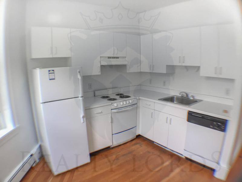 Apartment for rent at 1539 Beacon St #11, Brookline, MA 02446