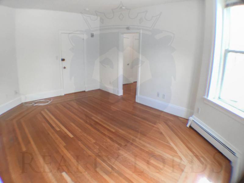 Apartment for rent at 1539 Beacon St #11, Brookline, MA 02446