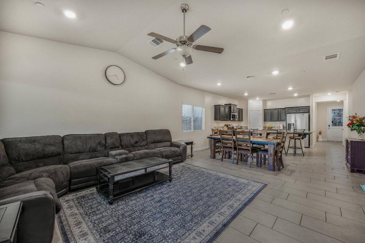 House for rent at 5432 W Lamona Ave, Fresno, CA 93722
