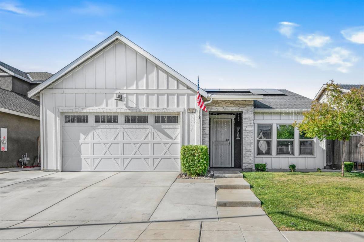 House for rent at 5432 W Lamona Ave, Fresno, CA 93722
